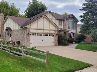 52916 Karon Dr, Macomb, MI 48042