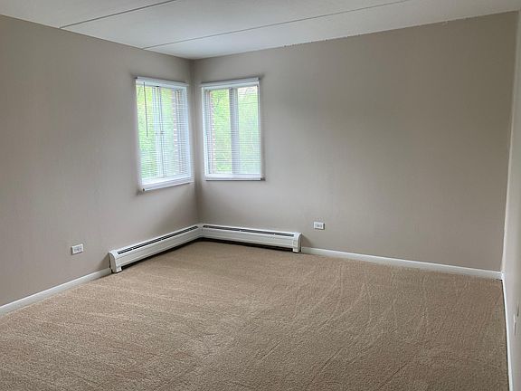 2nd image of 442 Crescent Blvd APT C4