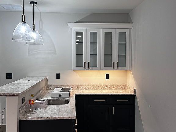 2nd image of 1636 Mohawk St