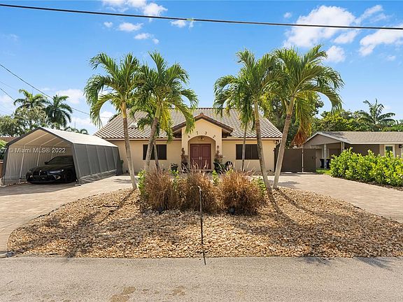 5th image of 4732 SW 35th Ave #1