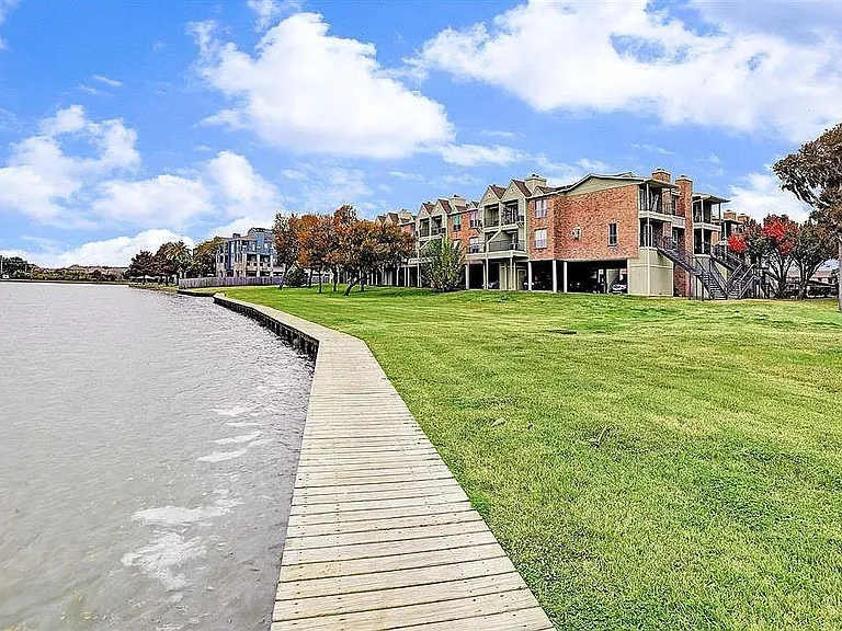 18800 Egret Bay Blvd #106 — Photo 2