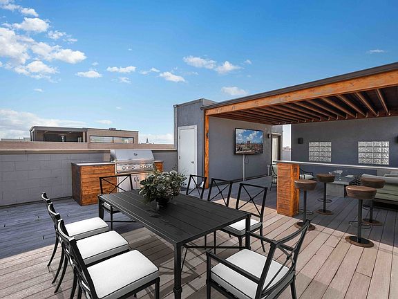 3rd image of 906 N Ashland Ave #B