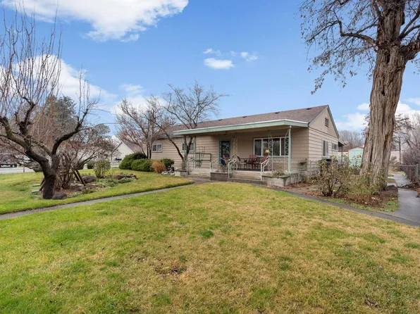 302/304 E 6th St, Benton City, WA 99320