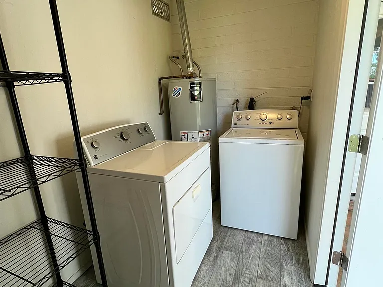 8744 E Rose Ln — Photo 12