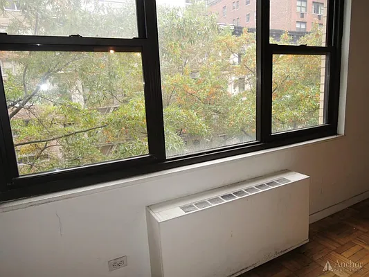 Rented by Anchor Associates | media 25