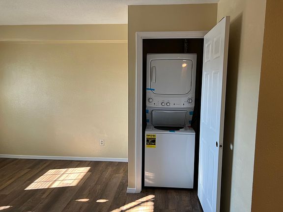 4th image of 4 Village Dr APT 1