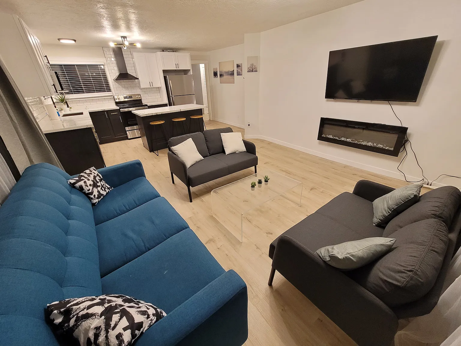 2 bed, $2,500 — Photo 2