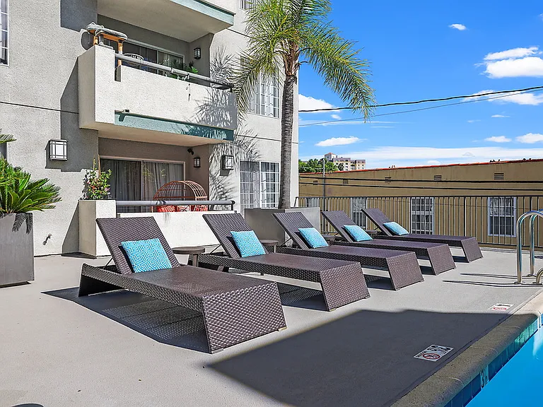 Tiffany Court — Photo 24