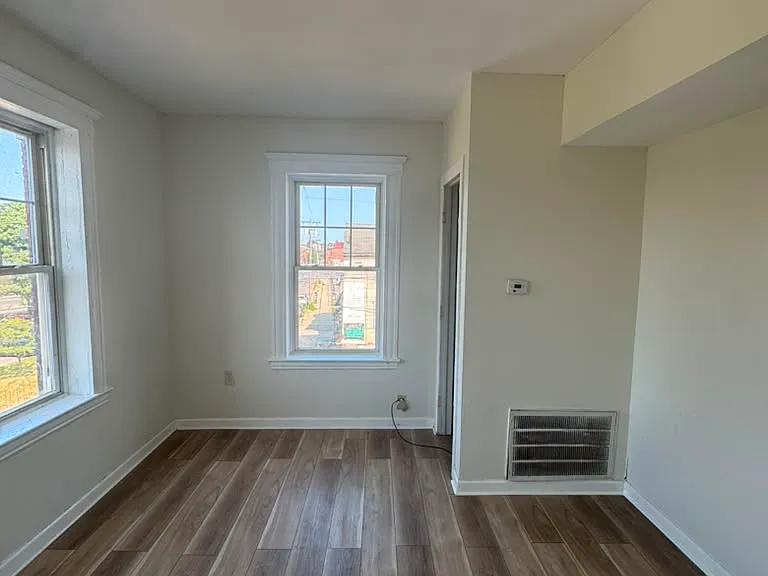 202 E Belden Ave #8 — Photo 2