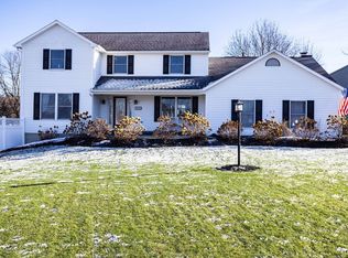 5833 Butterfly Cir, East Syracuse, NY