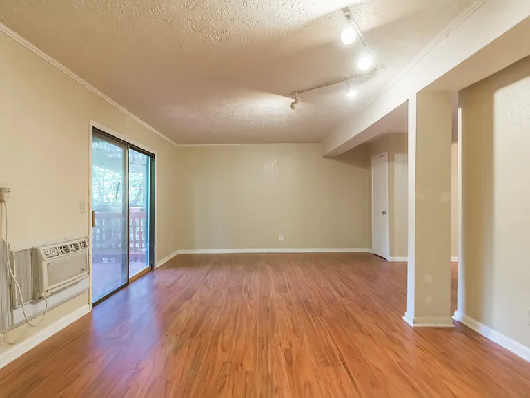3212 Stratford Green Ct — Photo 18