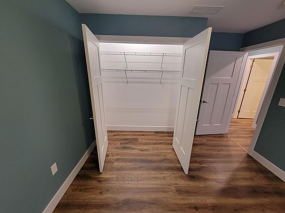 2nd image of 109 S Washington St #1