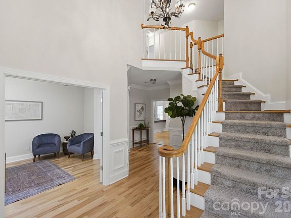 4th image of 7006 Darnley Pl