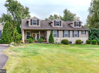 3 Elmwood Rd, Mount Laurel, NJ 08054