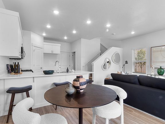 5th image of 1377 S Calpac Ave