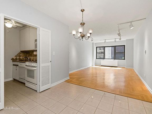 4th image of 560 3rd Ave #6G