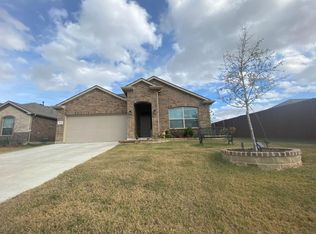 9412 Smiths Park Ln, Fort Worth, TX 76177