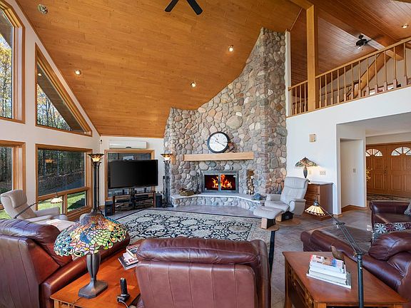 3rd image of 7356 Forest Hills Dr