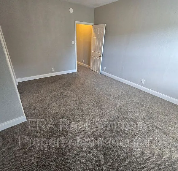 2368 S 5th St — Photo 12