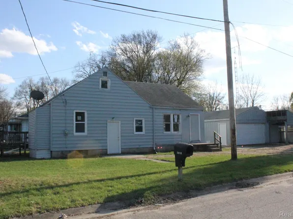 3014 Carr St, Flint, MI 48506