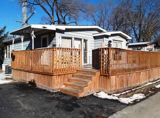 1058 Testa Dr, Justice, IL 60458