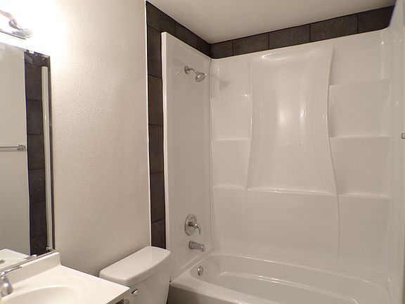 3rd image of 1904 Ridgeview