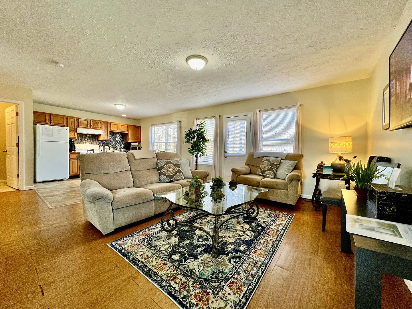 Great corporate furnished rental- close to everything. — Photo 2