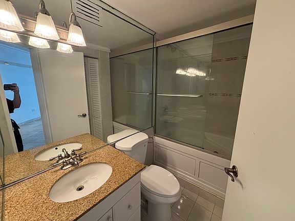 5th image of 999 Brickell Bay Dr APT 1405