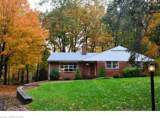 62 Anella Dr, Bethany, CT 06524