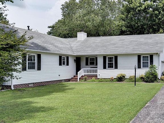 2nd image of 115 Gate House Blvd