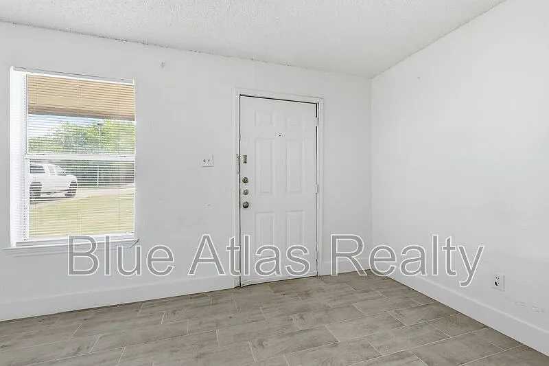 2 bed, 1.0 bath, 700 sqft, $1,475 — Photo 3