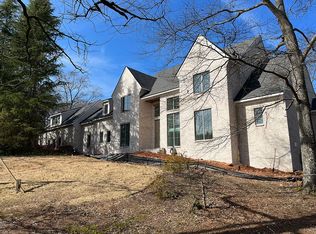 921 Heards Ferry Rd NW, Sandy Springs, GA 30328