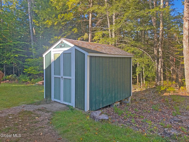 4th image of 341 Pease Hill Road