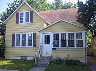 742 Myrtle St NW, Grand Rapids, MI 49504