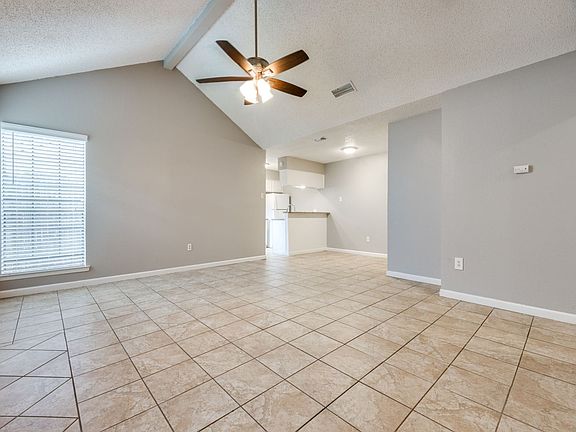 4th image of 4001-4047 Evergreen St #4041