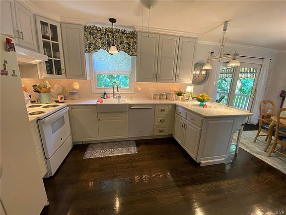 5th image of 243 Dolores Ln