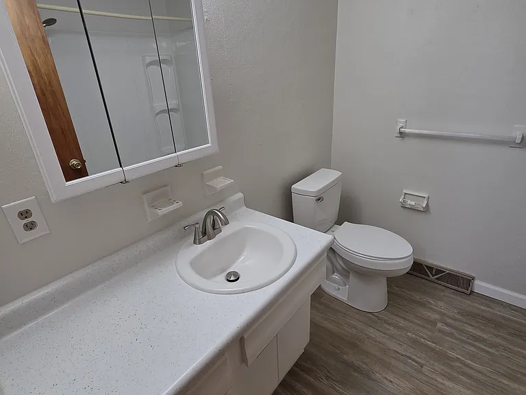 304 S 6th St — Photo 3