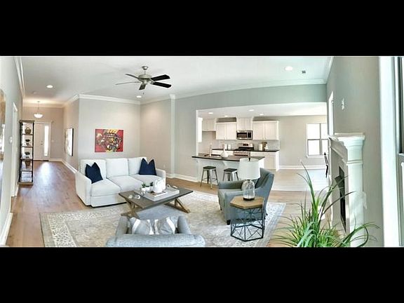4th image of 3803 SW Mistletoe Ave