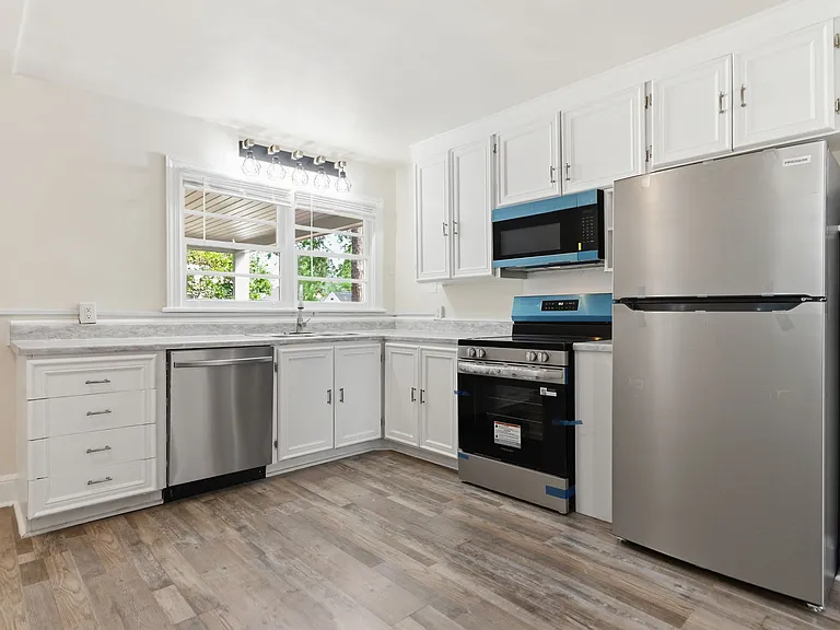 211 S Circle Dr — Photo 16