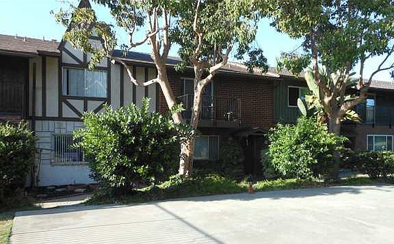 2nd image of 749 S Mollison Ave Unit 8