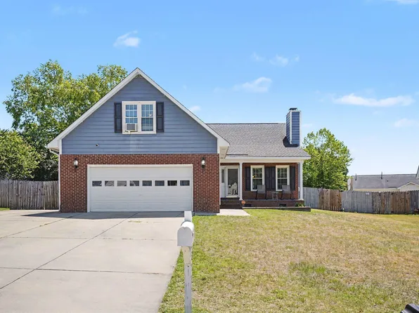 2805 Franzia Dr, Fayetteville, NC 28306
