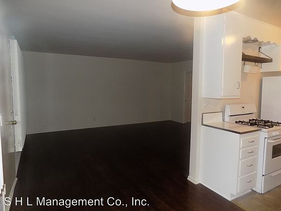 5th image of 1037 2nd St APT 1
