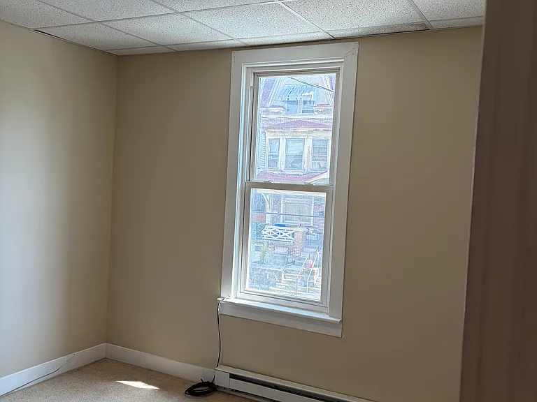 1614 W Market St — Photo 12