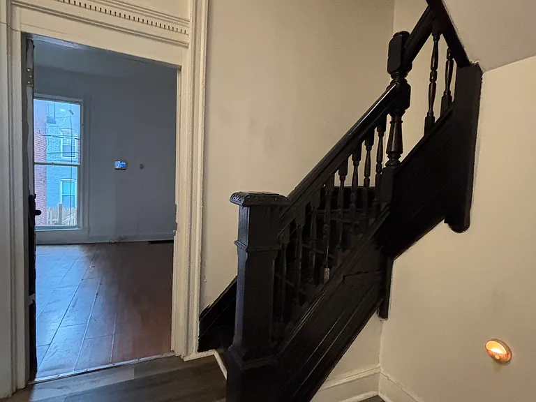 292X Parkwood Ave — Photo 3