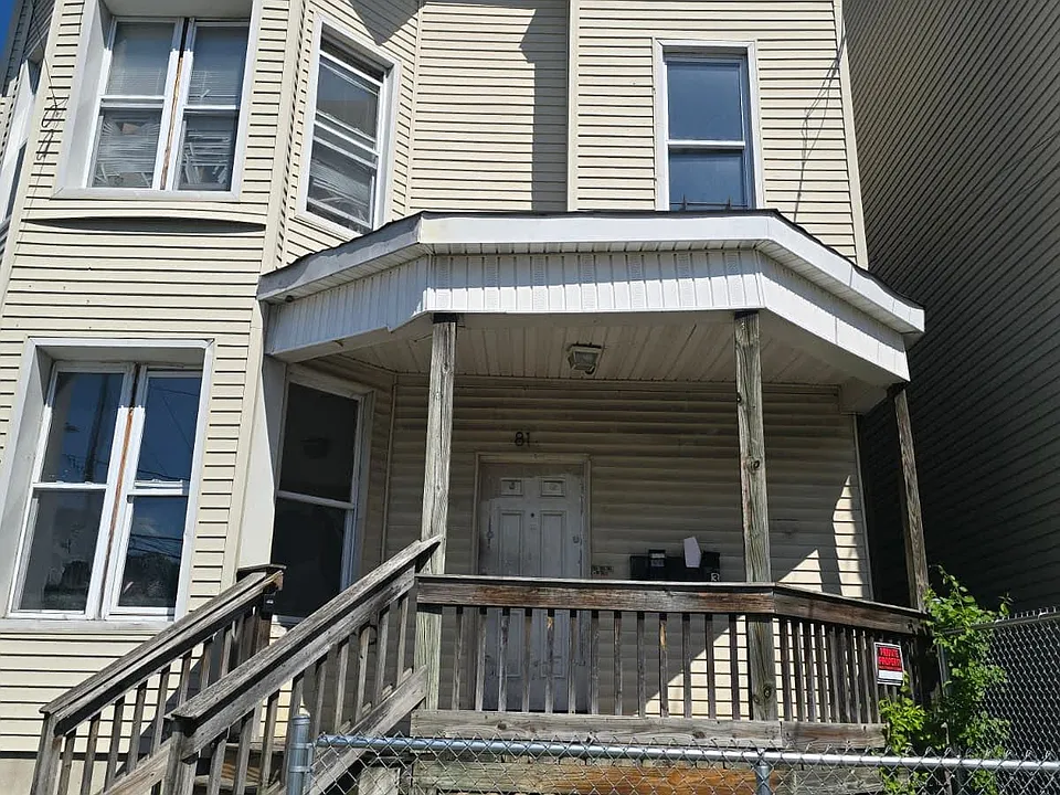 81 Auburn St #1B