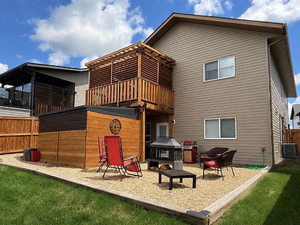 1st image of 58 E Village Cres