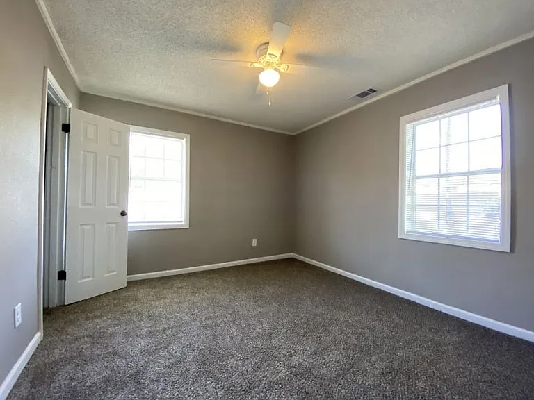 1324 Chadwick Cir — Photo 6