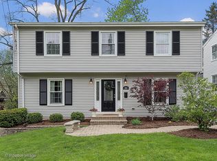 260 Grandview Ave, Glen Ellyn, IL 60137