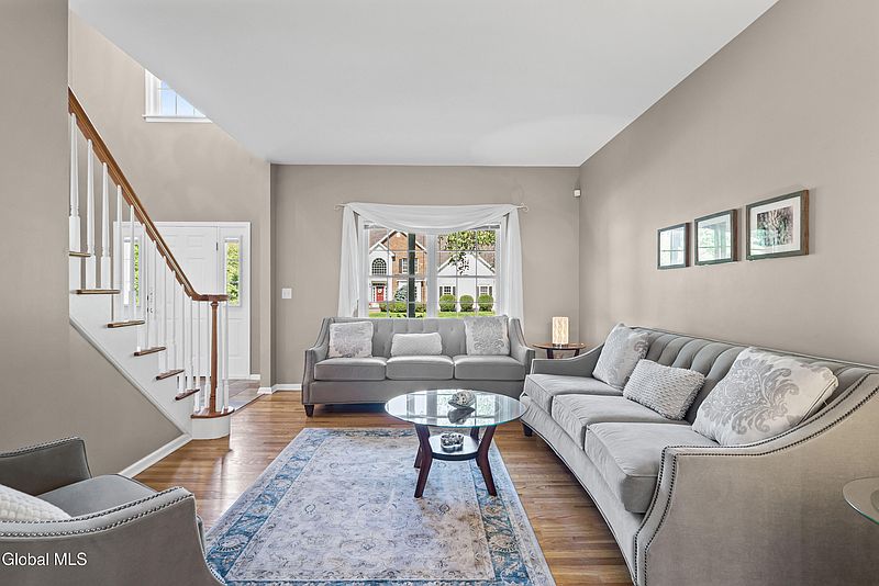 5th image of 67 Gullane Drive