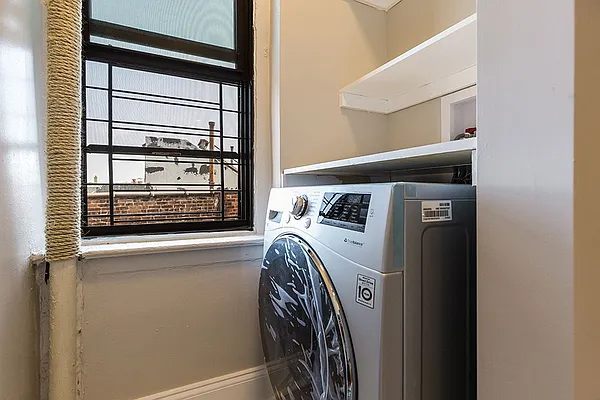 Rented by Dixon Advisory USA Inc. | media 11